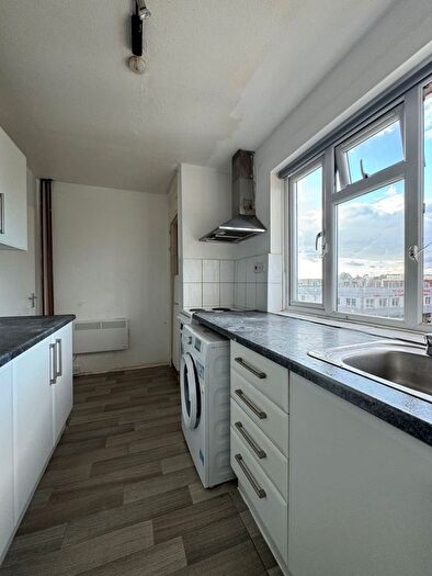 2 Bedroom Flat To Rent In Station Approach, Ruislip, HA4