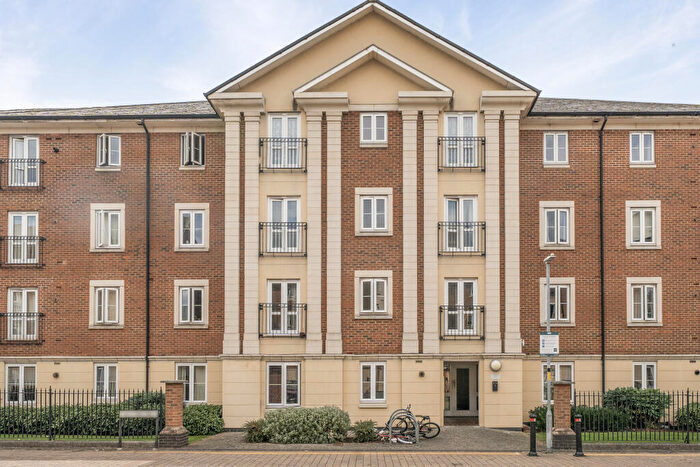 1 Bedroom Flat For Sale In Brunel Crescent, SN2