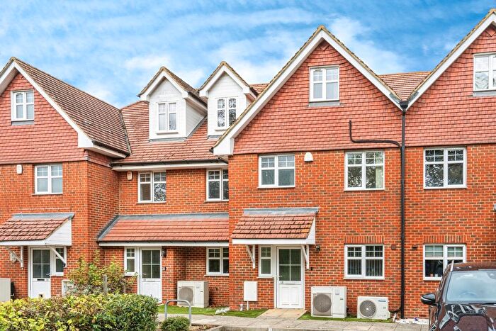 4 Bedroom Terraced House For Sale In Loxley Close, Byfleet, West Byfleet, Surrey, KT14
