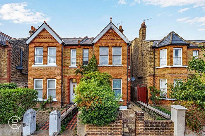 2 Bedroom Flat For Sale In Arlington Road, West Ealing, London, W13