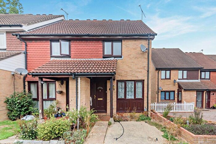 2 Bedroom End Of Terrace House For Sale In Galahad Road, Ifield, Crawley, RH11
