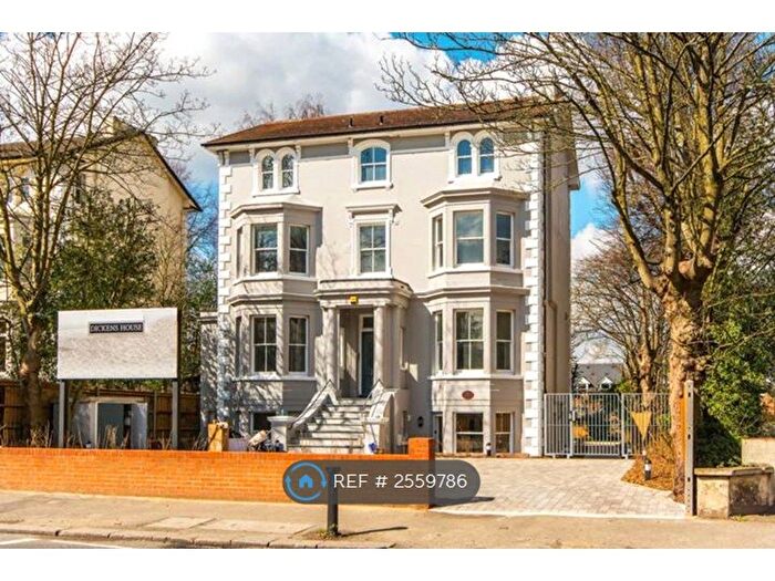 2 Bedroom Flat To Rent In Church Road, London, SE19