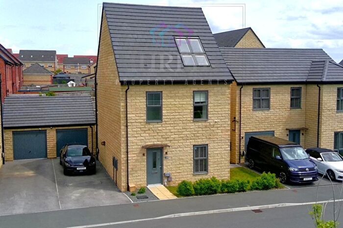 4 Bedroom Detached House For Sale In The Hawthorns, Pontefract, West Yorkshire, WF8