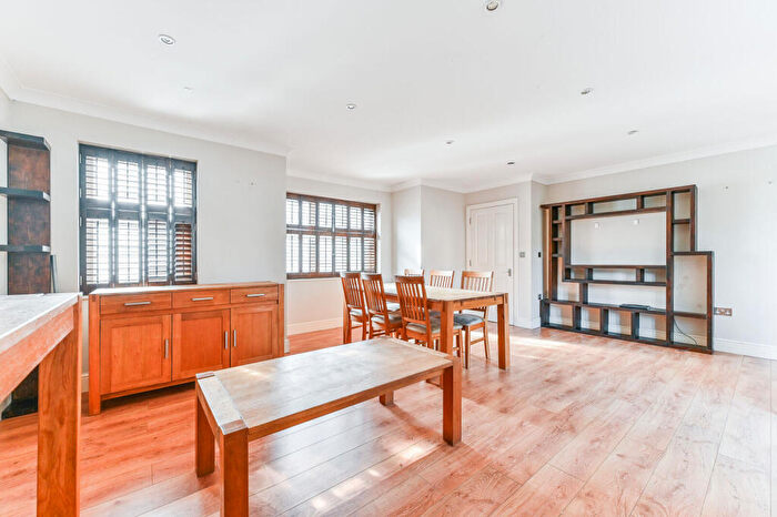 2 Bedroom Detached House To Rent In Epsom Road, Croydon, CR0