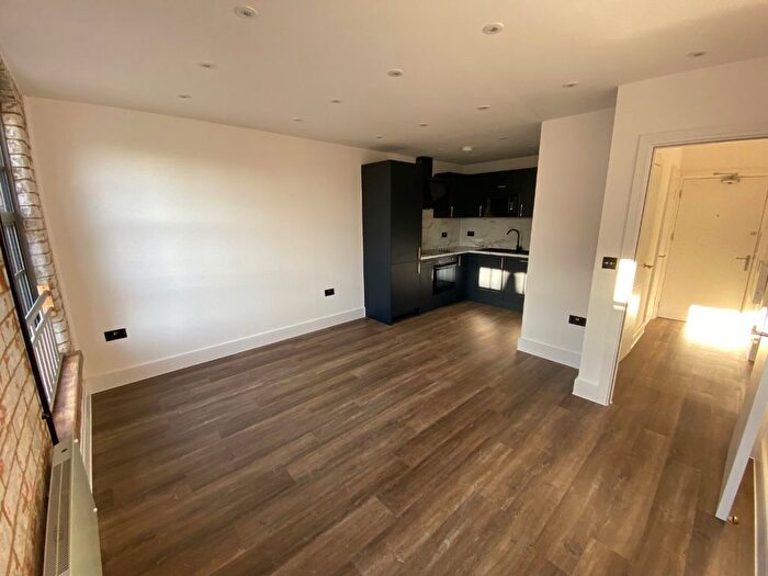 1 Bedroom Flat For Sale In Overstone Road, Northampton, NN1