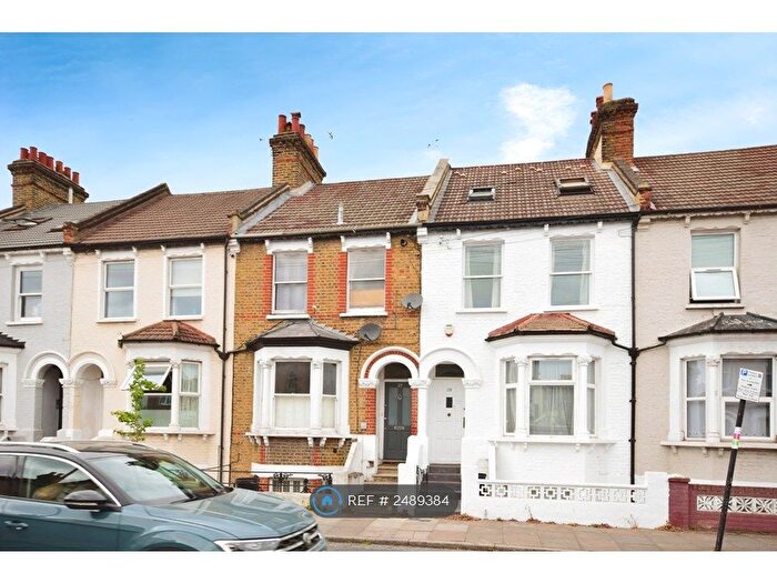 2 Bedroom Maisonette To Rent In Khama Road, London, SW17