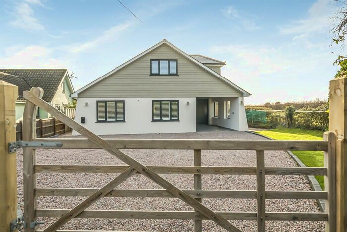 4 Bedroom Detached Bungalow For Sale In Crouch Cross Lane, Boxgrove, Chichester, West Sussex, PO18