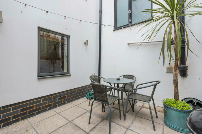 1 Bedroom Apartment For Sale In Liverpool Road, London, N1