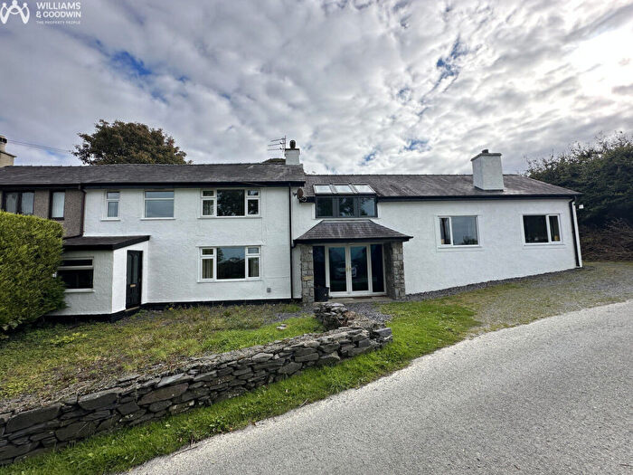 4 Bedroom Semi-Detached House For Sale In Lleiniau Isaf, Llanrug, Gwynedd, LL55
