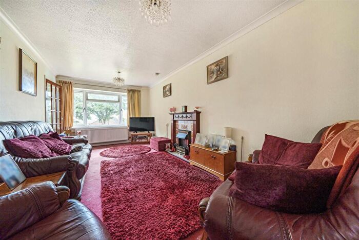 2 Bedroom Detached Bungalow For Sale In Marlborough Road, Chipping Norton, OX7