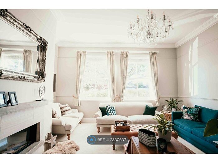 2 Bedroom Flat To Rent In Summersbury Drive, Shalford, GU4