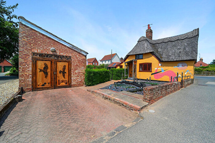 3 Bedroom Detached House For Sale In The Street, Woodbridge, IP12