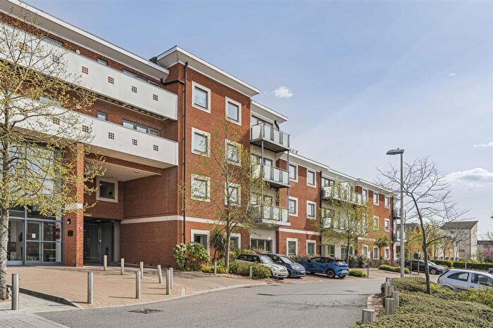 2 Bedroom Apartment For Sale In Heron House, Reading, RG2