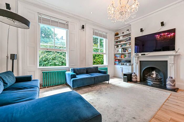 4 Bedroom Maisonette To Rent In Morton Road, De Beauvoir Town, London, N1