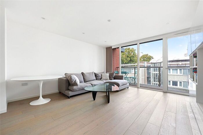 2 Bedroom Flat For Sale In Central Street, London, EC1V