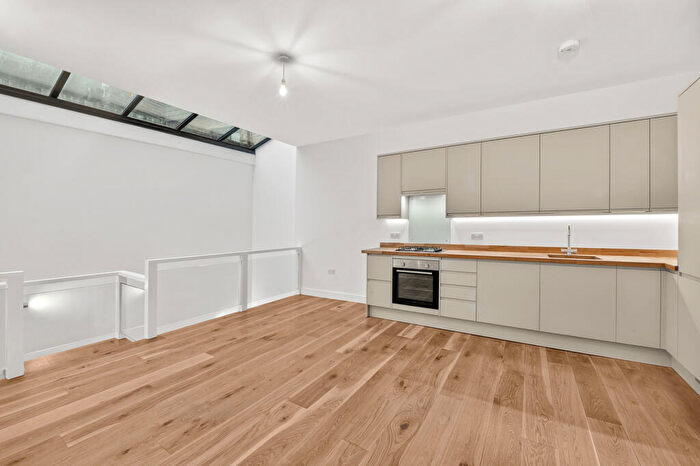 1 Bedroom Flat For Sale In Vestry Road, Camberwell, SE5