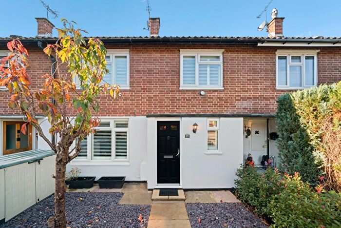 3 Bedroom Terraced House For Sale In Ross Road, Cobham, KT11