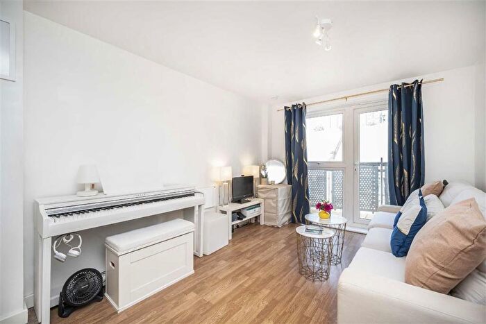 1 Bedroom Flat For Sale In Murray Grove, Old Street, N1