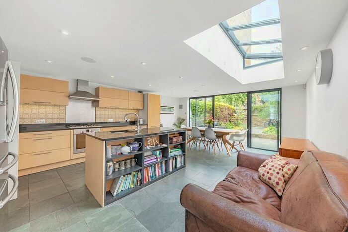 5 Bedroom Terraced House To Rent In Grandison Road, Between The Commons, London, SW11