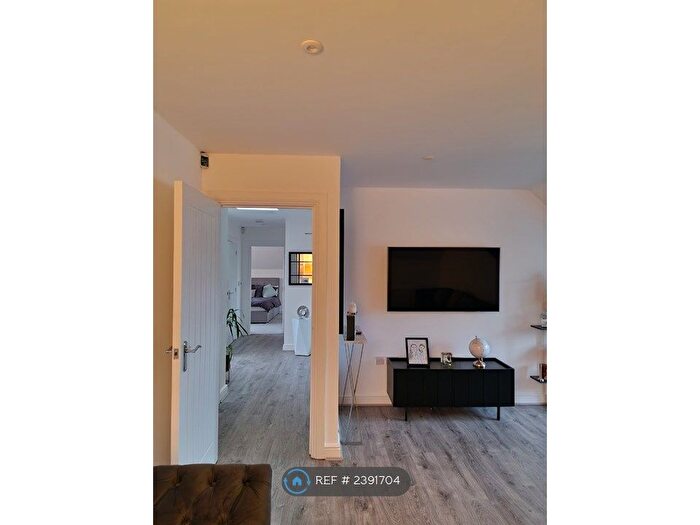 2 Bedroom Flat To Rent In Lemsford Road, Hatfield, AL10