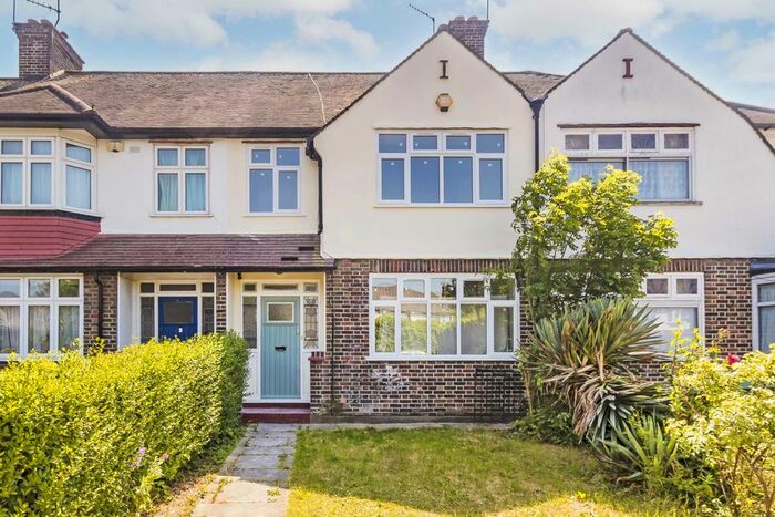 3 Bedroom Property To Rent In Whytecliffe Road North, Purley, CR8