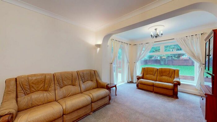 3 Bedroom Ground Flat To Rent In Lancaster Road, HA2