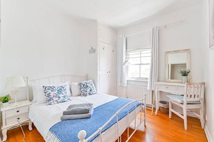 2 Bedroom Flat To Rent In Chalk Farm Road, Chalk Farm, London, NW1