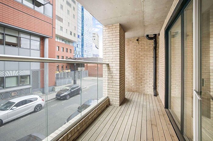 3 Bedroom Flat To Rent In Newark Street, London, E1