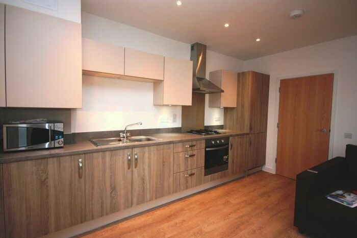 2 Bedroom Flat To Rent In Spey Road, Reading, RG30