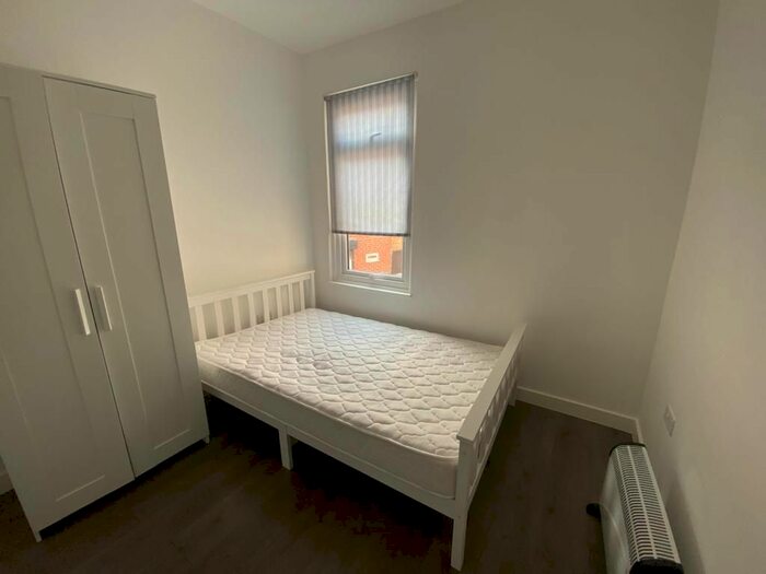 Studio To Rent In Staines Road, Hounslow, TW3
