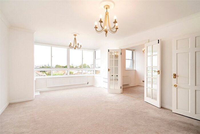 2 Bedroom Flat To Rent In Cheyne Walk, London, SW3