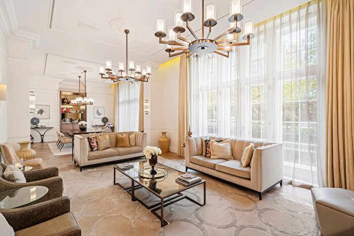 4 Bedroom Flat For Sale In Connaught Place, Hyde Park, London, W2