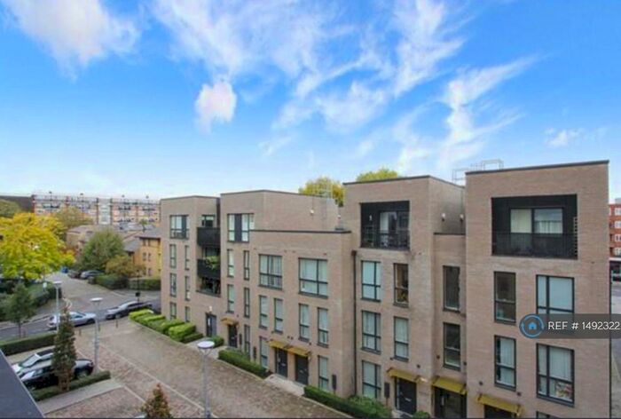 2 Bedroom Flat To Rent In Woodmill Street, London, SE16