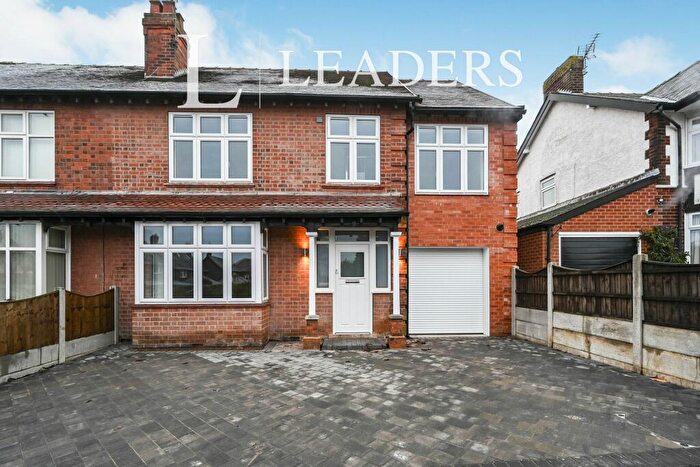 5 Bedroom Semi-Detached House To Rent In Park Drive, Hucknall, NG15