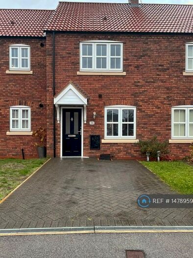 2 Bedroom Terraced House To Rent In Hamlet Drive, Kingswood, Hull, HU7