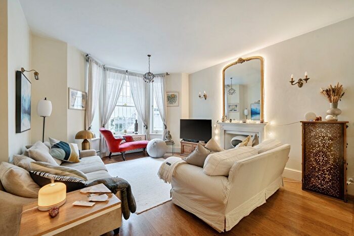 2 Bedroom Flat To Rent In Westgate Terrace, London, SW10