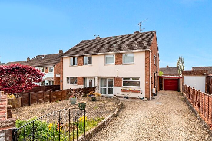 3 Bedroom Semi Detached House For Sale In Marling Crescent, Paganhill, Stroud, GL5