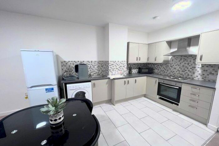 3 Bedroom Flat To Rent In - Hounds Gate, Nottingham, NG1