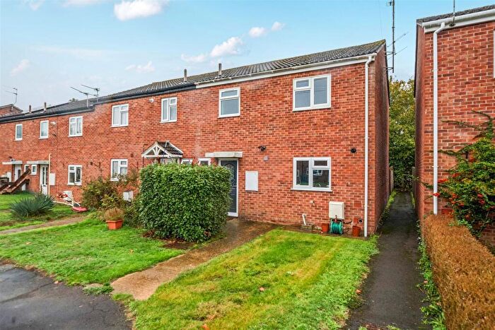 3 Bedroom End Of Terrace House For Sale In Springfield Road, Rowde, SN10