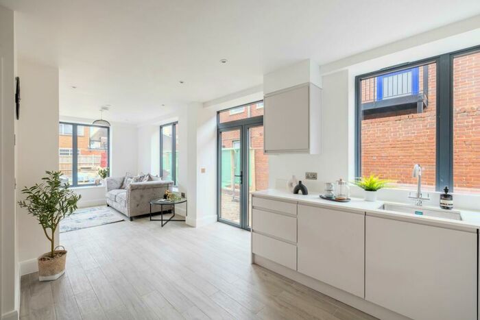 1 Bedroom Flat To Rent In Widmore Road, Bromley, BR1