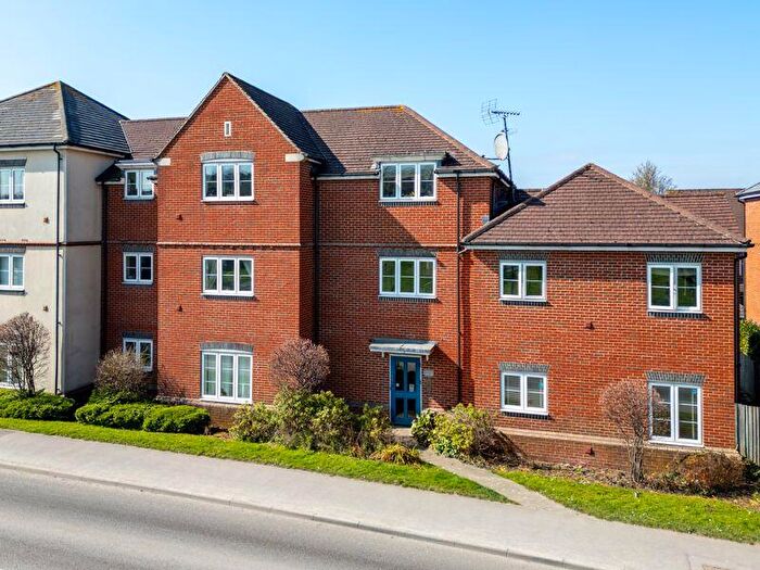 2 Bedroom Flat To Rent In Wolage Drive, Wantage, OX12