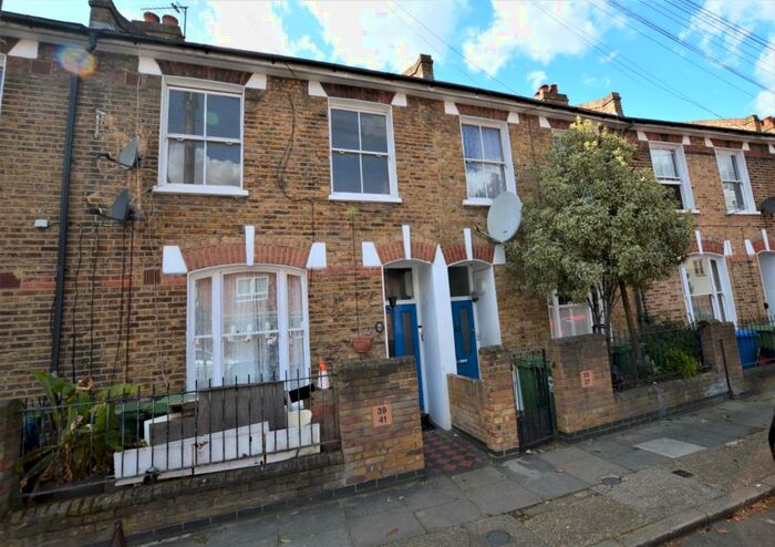 1 Bedroom Flat To Rent In Burchell Road Peckham, SE15
