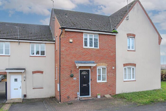 2 Bedroom Terraced House For Sale In Bushell Close, Leighton Buzzard, Bedfordshire, LU7