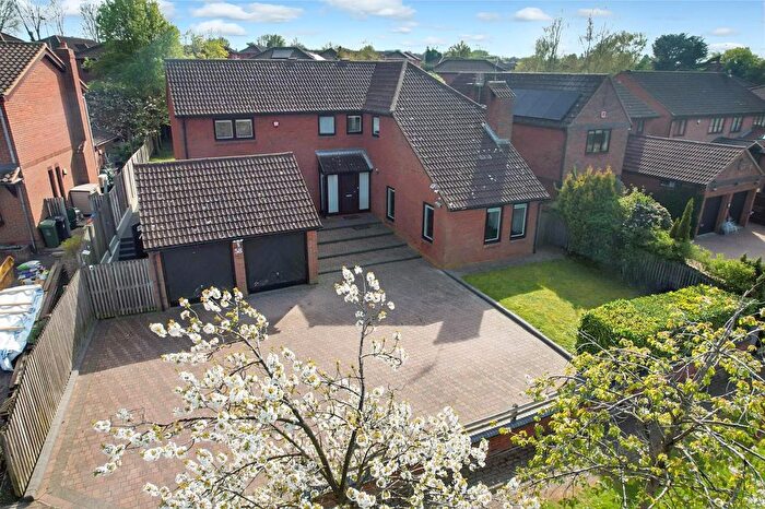 4 Bedroom Detached House For Sale In Colesbourne Drive, Downhead Park, Milton Keynes, MK15