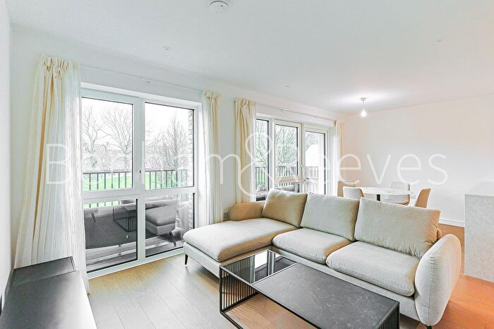 2 Bedroom Flat To Rent In Holland House, Parrs Way, W6