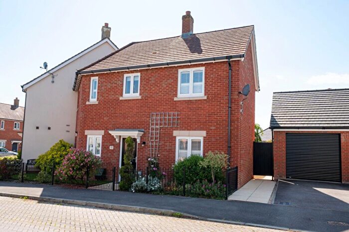 3 Bedroom Semi Detached House For Sale In Quicksilver Way, Andover, SP11