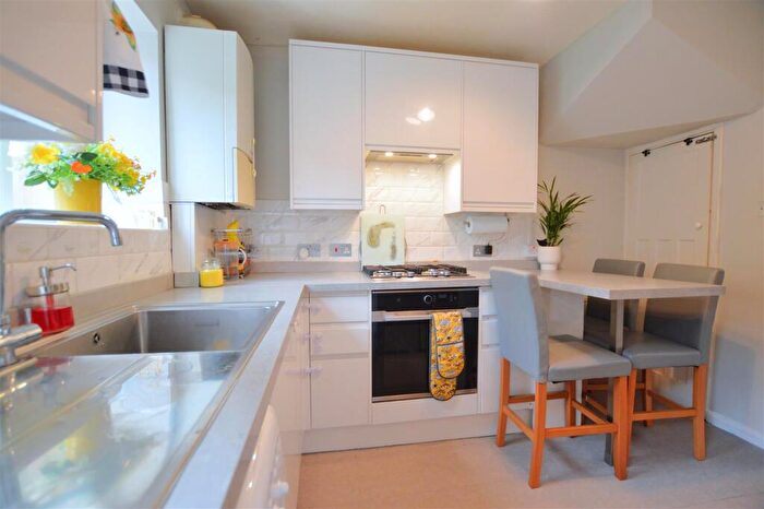 3 Bedroom Terraced House For Sale In Salt Hill Way, Slough, SL1