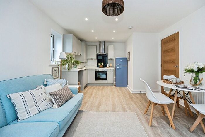 1 Bedroom Flat For Sale In Ocean's Edge, St. Marys Bay, Romney Marsh, TN29