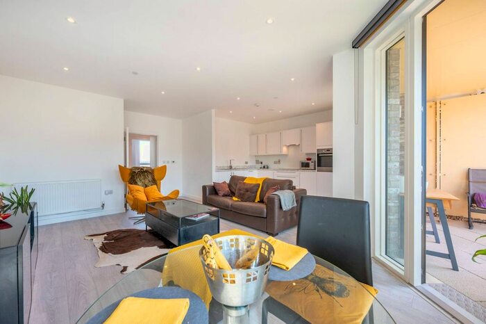 2 Bedroom Flat To Rent In Barking, Barking, IG11