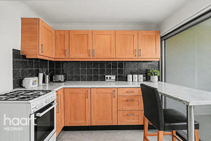 2 Bedroom Terraced House For Sale In Uplands Close, Rochester, ME2